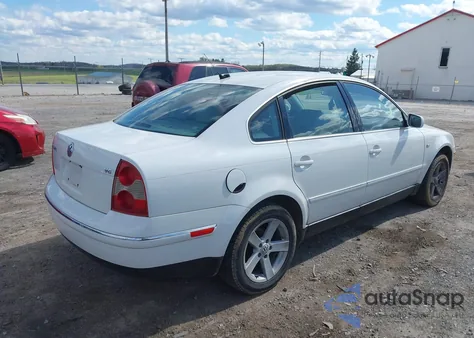 2004 Volkswagen Passat Glx из США, поврежденный, VIN WVWRH63B64P150935